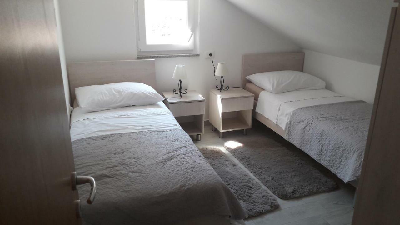 דוגי ראט Apartmani Zilic מראה חיצוני תמונה
