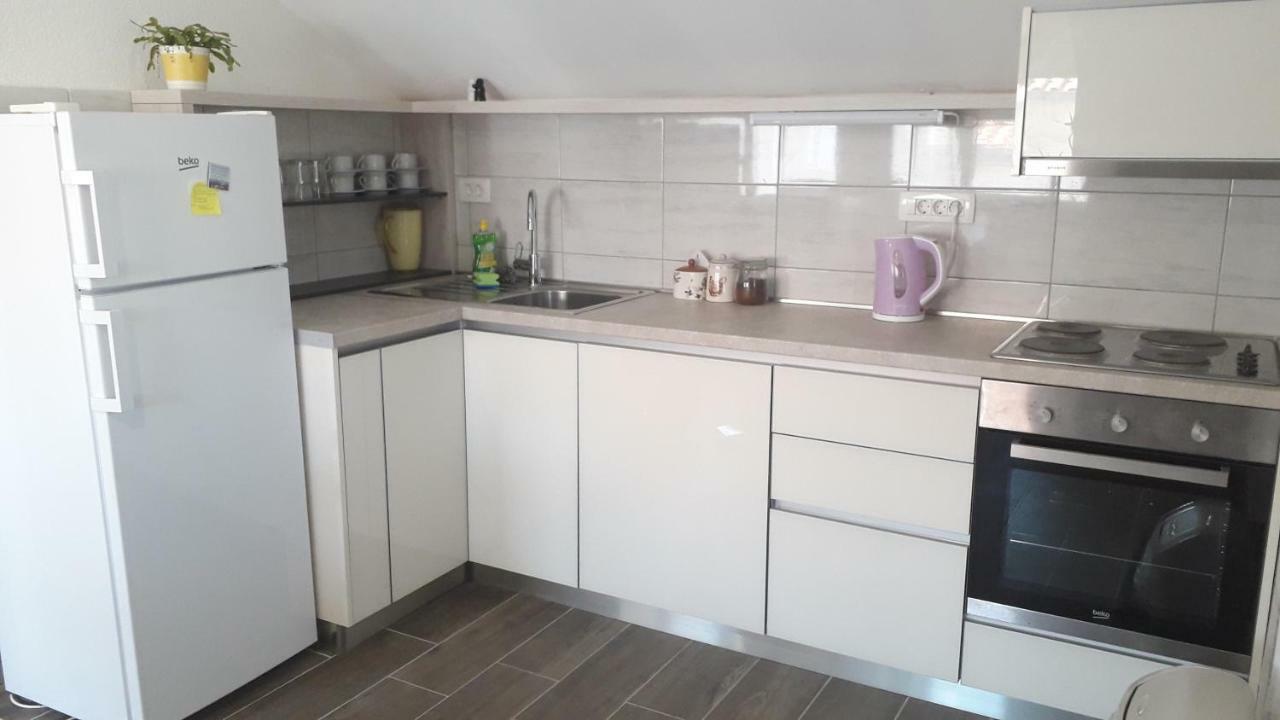 דוגי ראט Apartmani Zilic מראה חיצוני תמונה